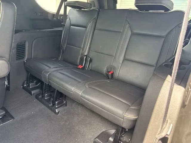 2023 GMC Yukon XL SLT photo 4