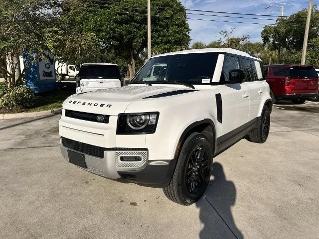 2025 Land Rover Defender S photo 20