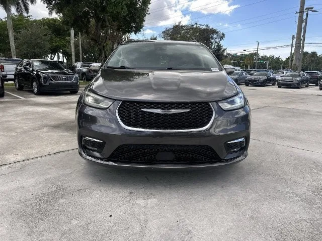 2023 Chrysler Pacifica Limited photo 19