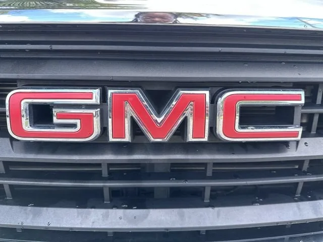 2024 GMC Terrain SLE photo 10