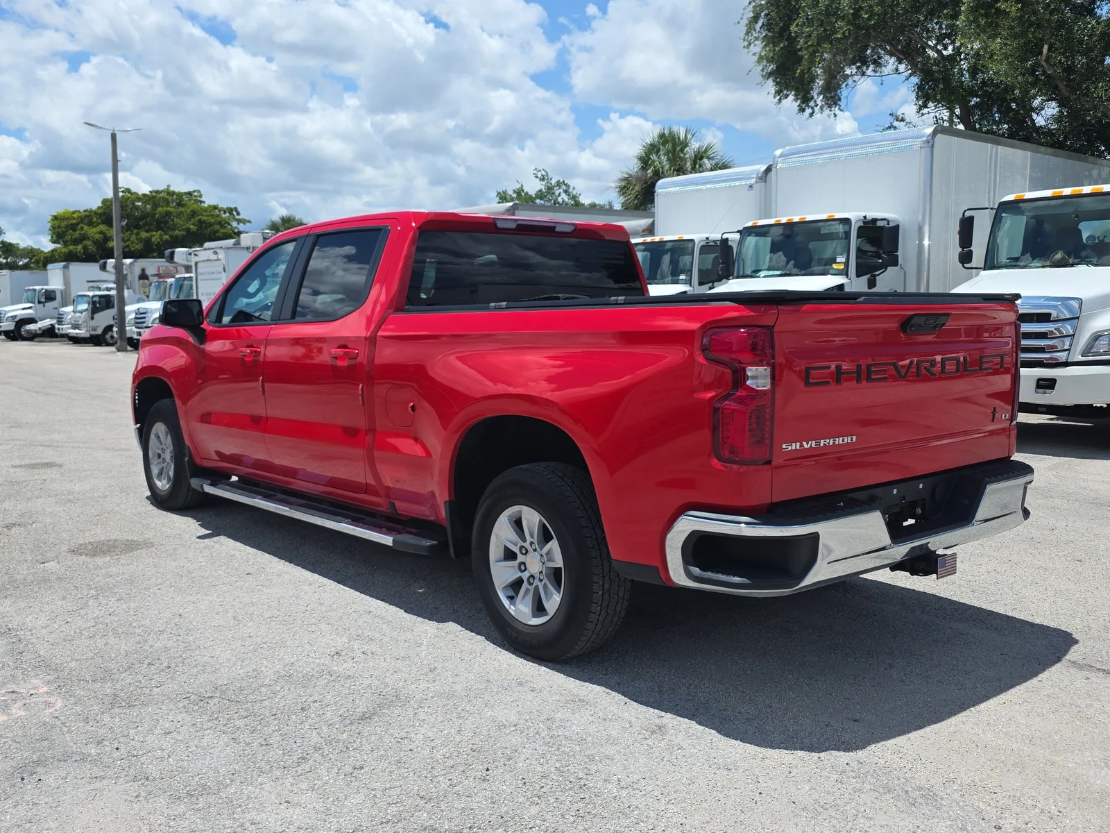 2024 Chevrolet Silverado 1500 LT photo 5