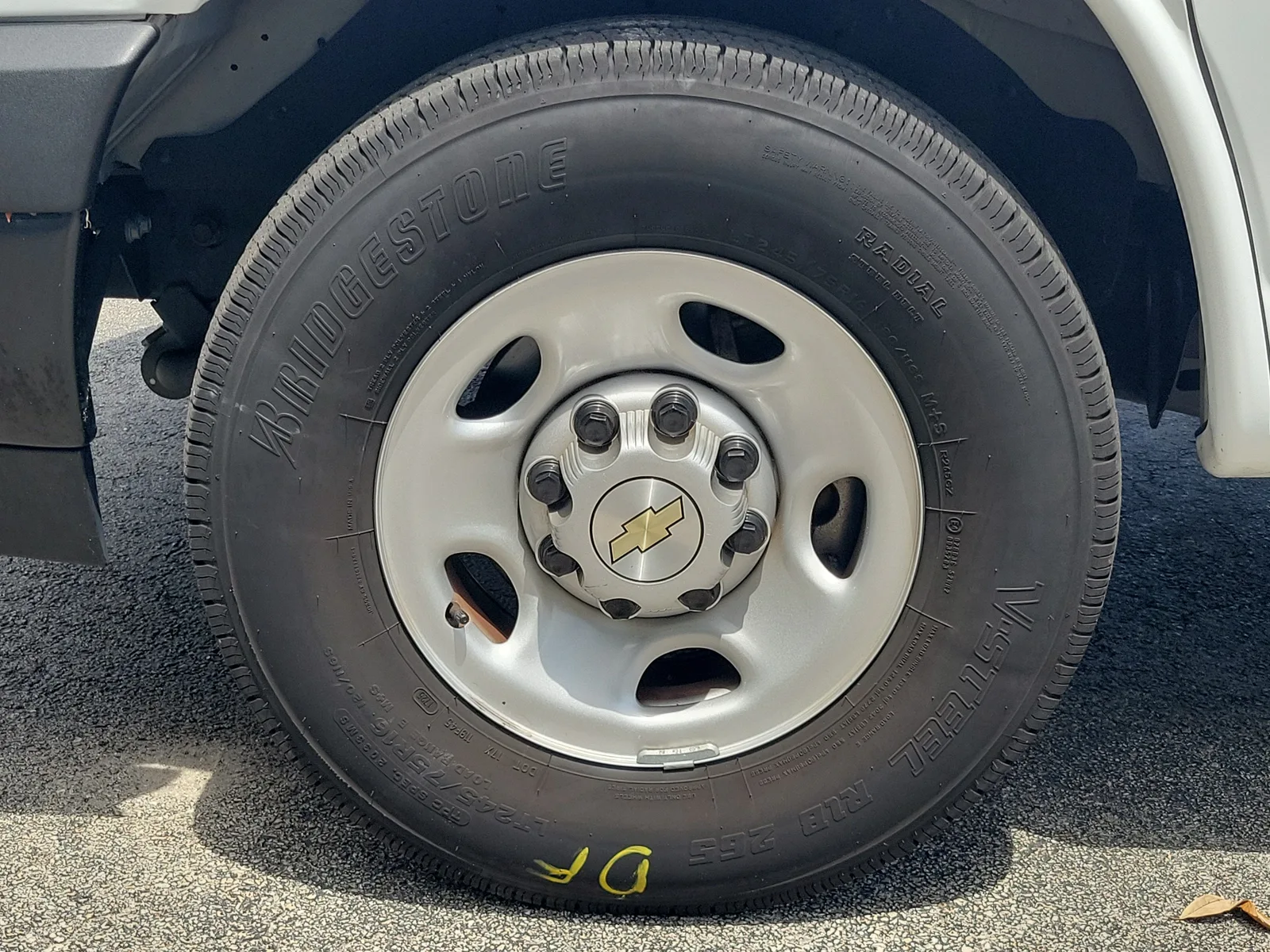 2025 Chevrolet Express Cargo WT photo 9