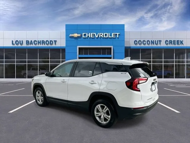 2024 GMC Terrain SLE photo 6