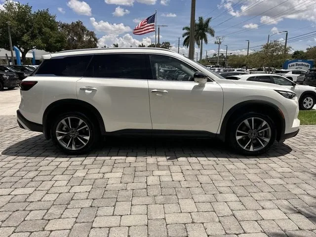 2023 INFINITI QX60 LUXE photo 14