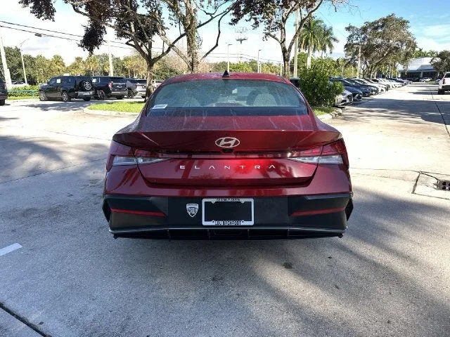 2025 Hyundai Elantra SEL Convenience photo 36