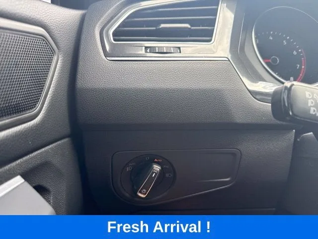 2020 Volkswagen Tiguan SE photo 9