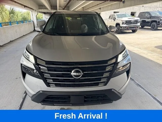 2024 Nissan Rogue SV photo 18