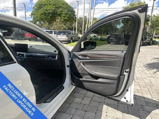 2023 BMW 5 Series 530i photo 23
