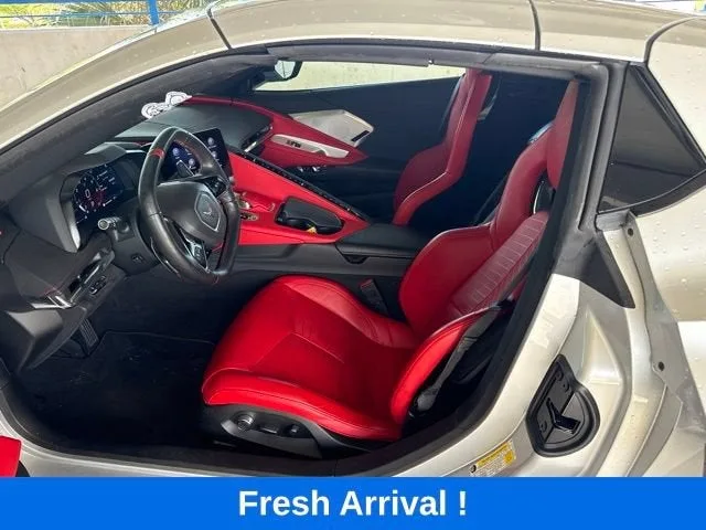 2020 Chevrolet Corvette Stingray 2LT photo 2