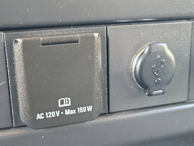 2018 Chevrolet Express Passenger 3500 LT photo 29