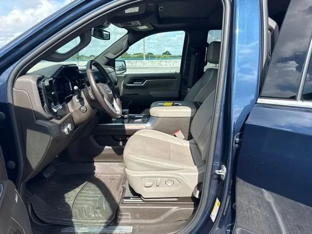 2022 GMC Sierra 1500 SLT photo 2