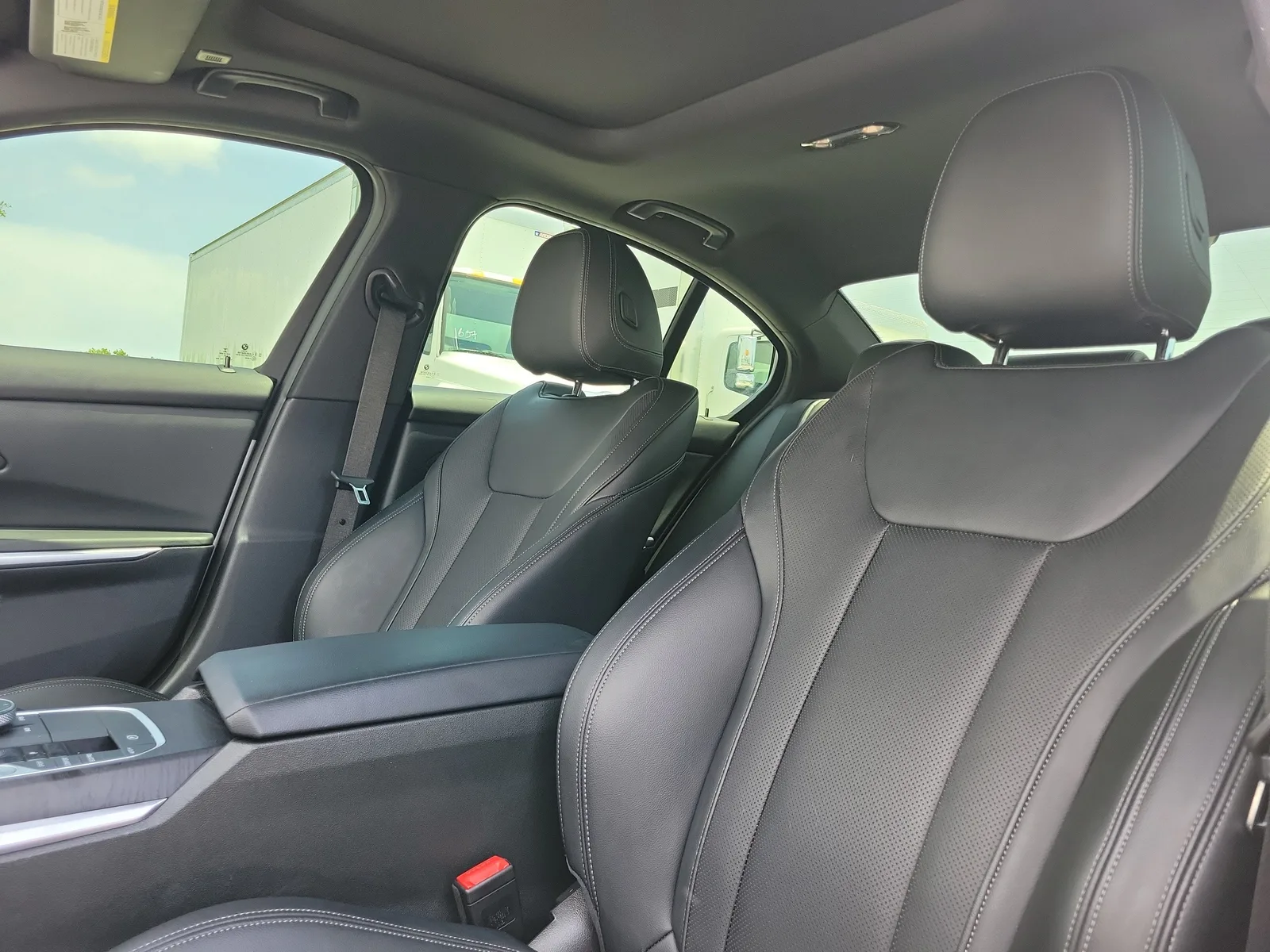 2023 BMW 3 Series 330i photo 21