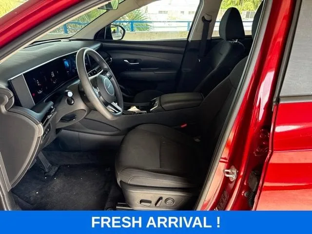2025 Hyundai Tucson SEL photo 2