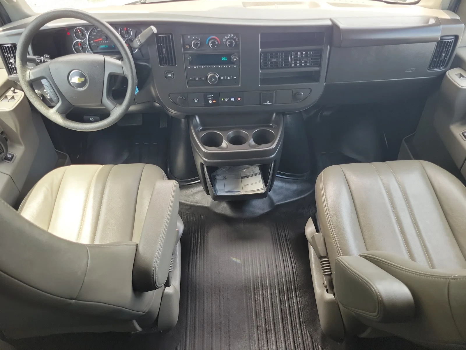 2025 Chevrolet Express Cargo WT photo 17