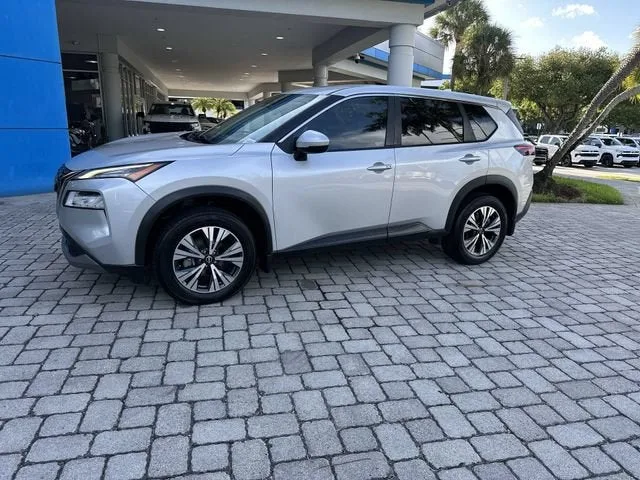 2022 Nissan Rogue SV photo 32