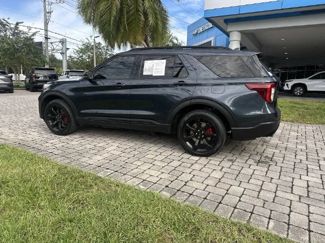 2023 Ford Explorer ST photo 33