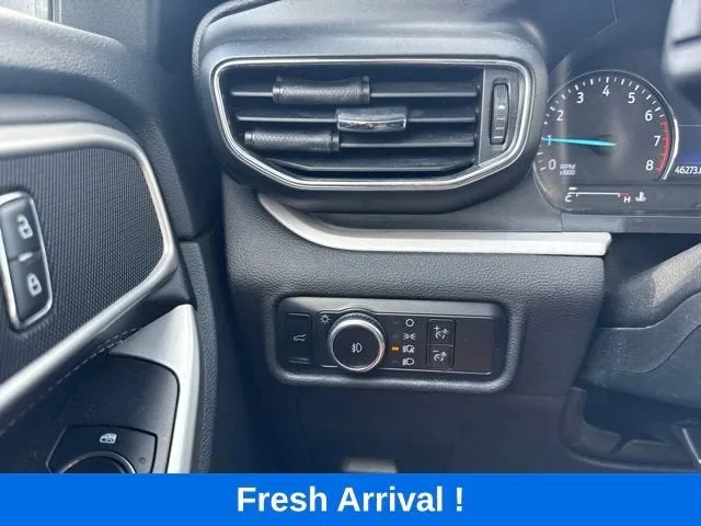 2023 Ford Explorer XLT photo 10