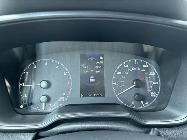 2024 Toyota Corolla LE photo 26