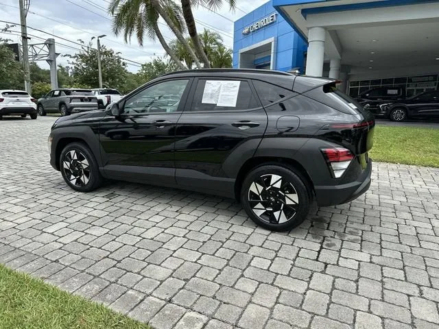 2025 Hyundai Kona SEL photo 32