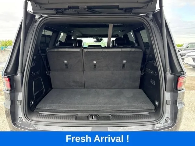 2024 Jeep Wagoneer Series II Carbide photo 5