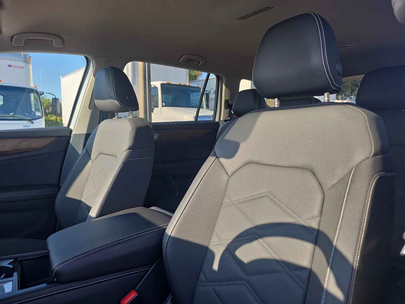 2026 Volkswagen Atlas 2.0T SE w/Technology photo 24
