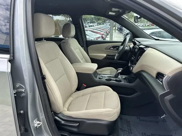 2023 Chevrolet Traverse LS photo 29