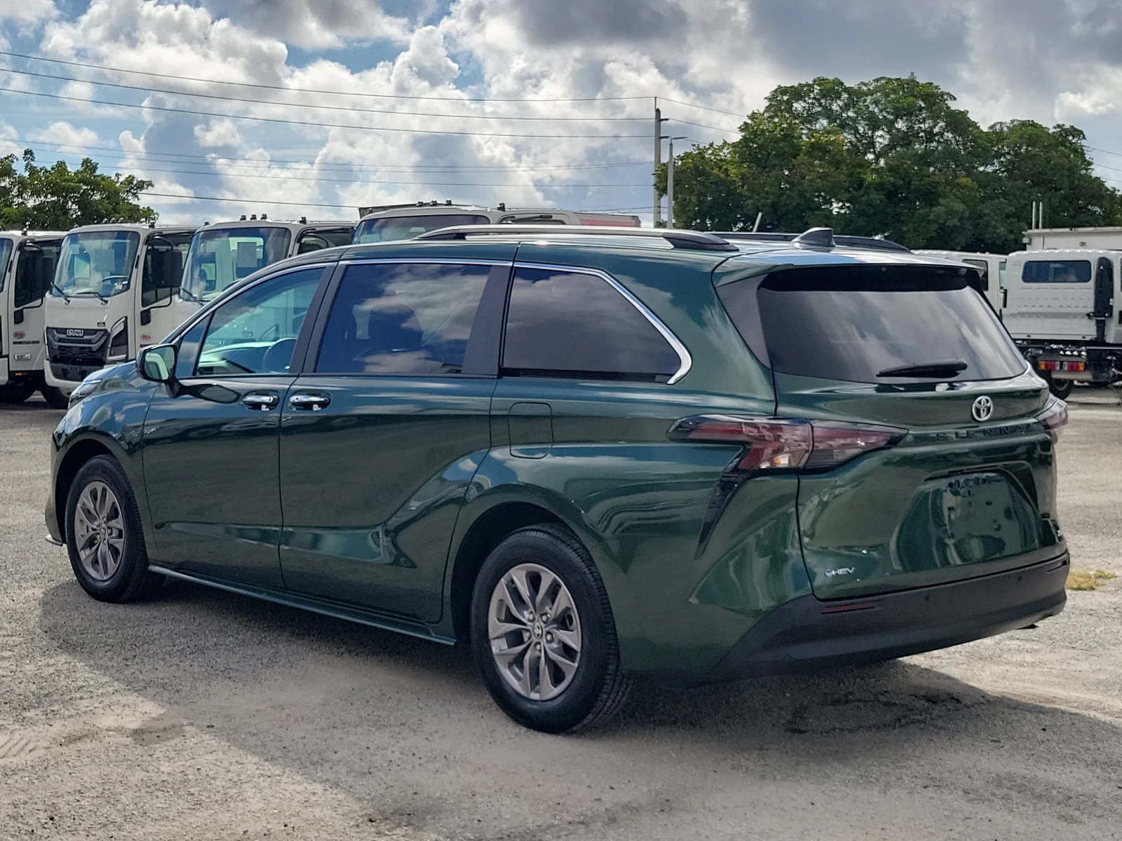 2026 Toyota Sienna XLE photo 5