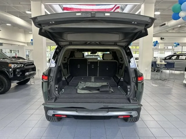 2023 RIVIAN R1S Adventure photo 27
