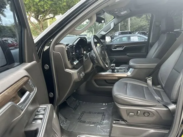 2024 Chevrolet Silverado 1500 RST photo 22