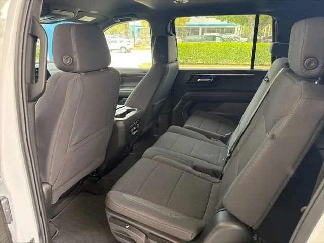 2026 Chevrolet Suburban LS photo 8