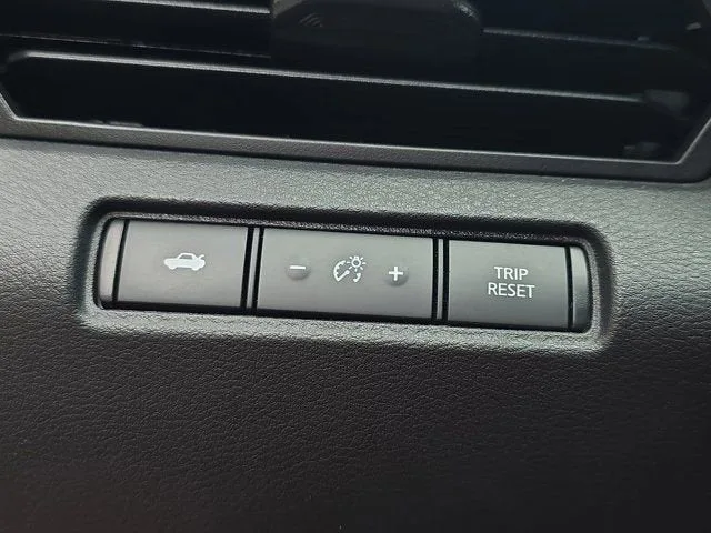 2022 Nissan Altima 2.5 SR photo 25