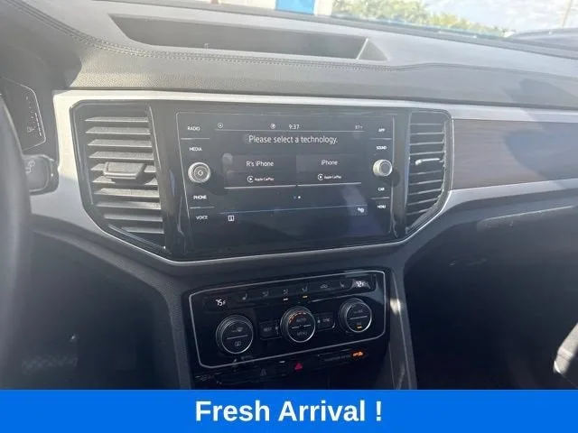 2022 Volkswagen Atlas 2.0T SE w/Technology photo 7