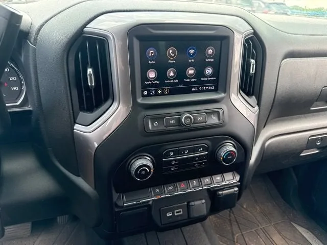 2022 Chevrolet Silverado 1500 LTD Custom photo 6