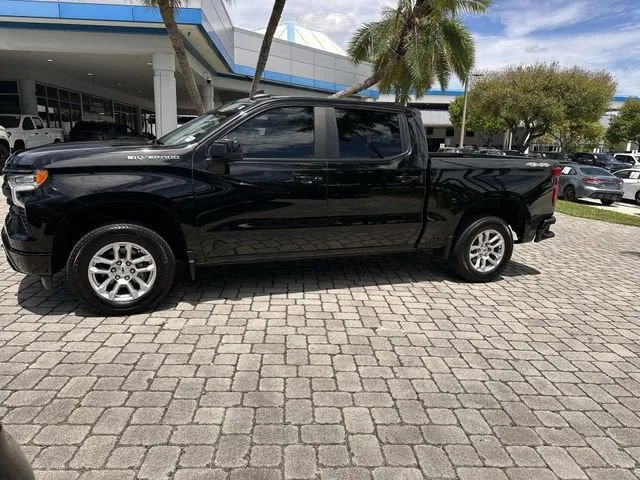2025 Chevrolet Silverado 1500 RST photo 33