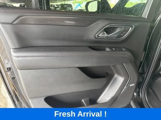 2023 Chevrolet Suburban RST photo 13