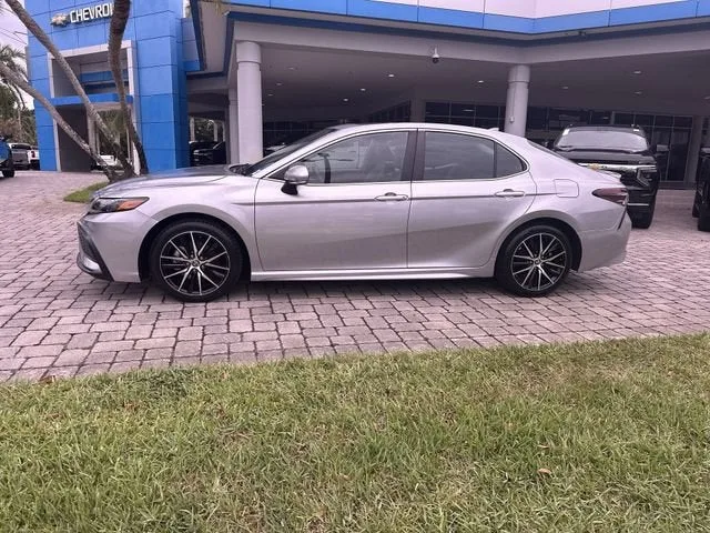 2024 Toyota Camry SE photo 31