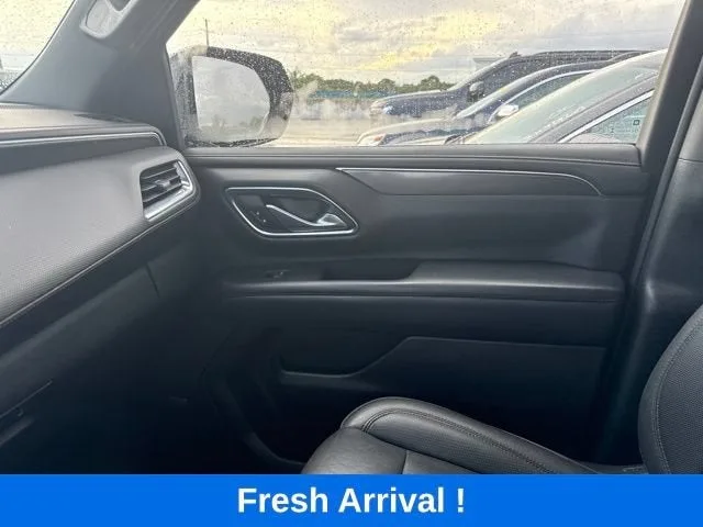 2023 Chevrolet Suburban RST photo 11