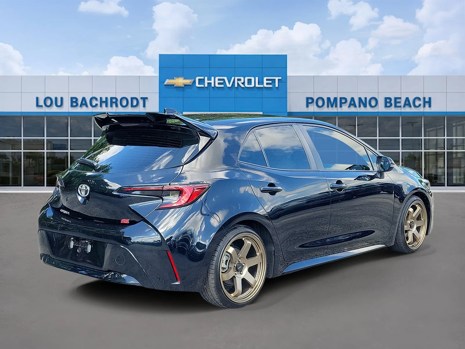 2025 Toyota Corolla Hatchback SE photo 3