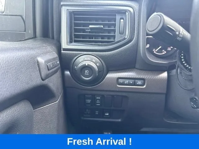 2023 Nissan Titan XD PRO-4X photo 9