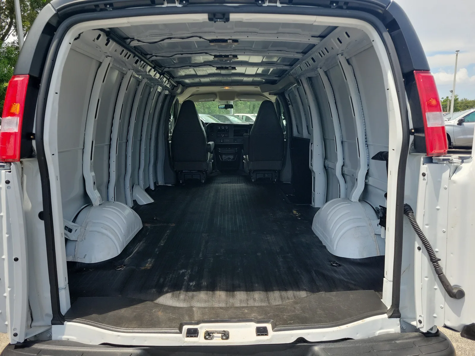 2025 Chevrolet Express Cargo WT photo 12