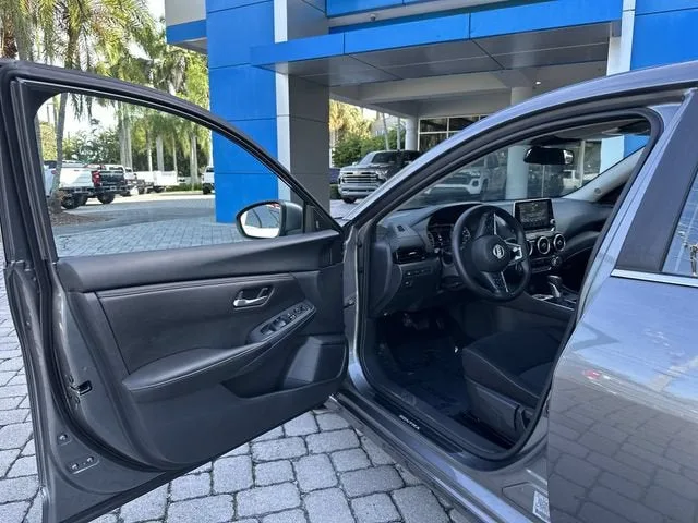 2025 Nissan Sentra SV photo 22