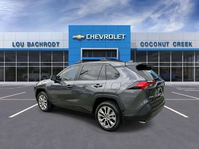 2024 Toyota RAV4 XLE Premium photo 6