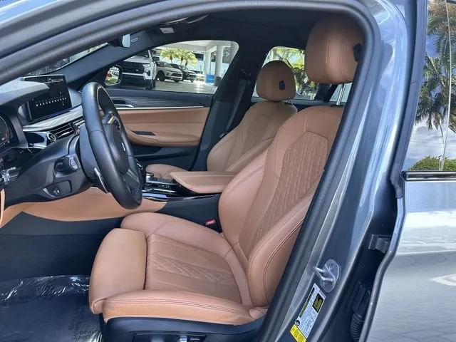 2023 BMW 5 Series 530i photo 30