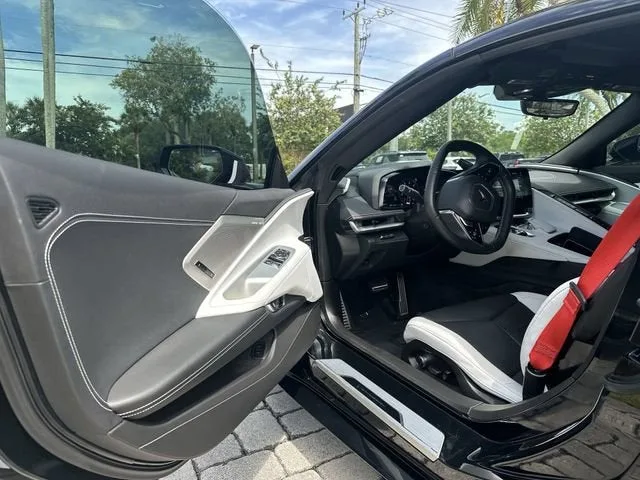 2023 Chevrolet Corvette Stingray 2LT photo 22