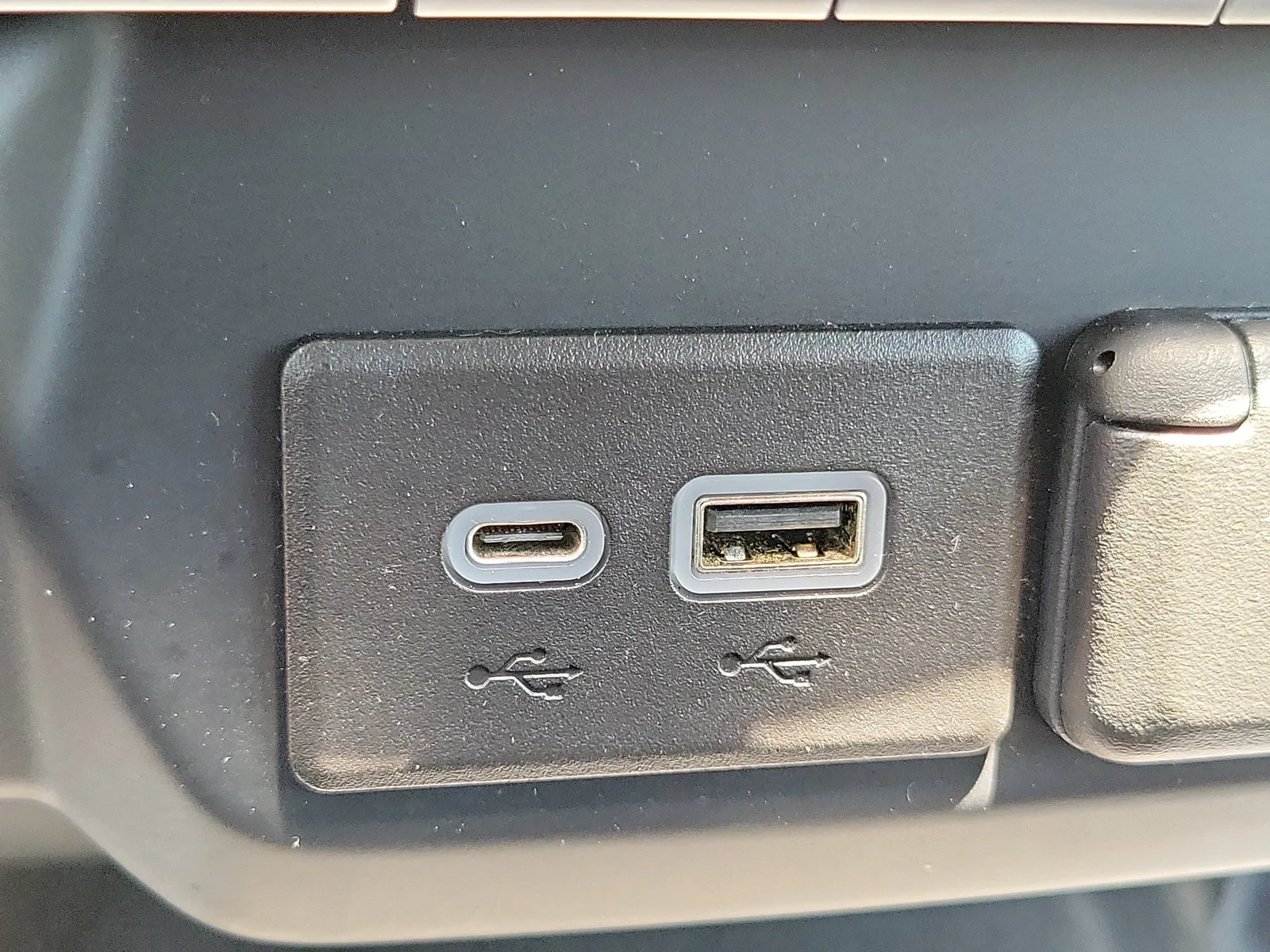 2022 Chevrolet Silverado 1500 LTD RST photo 33