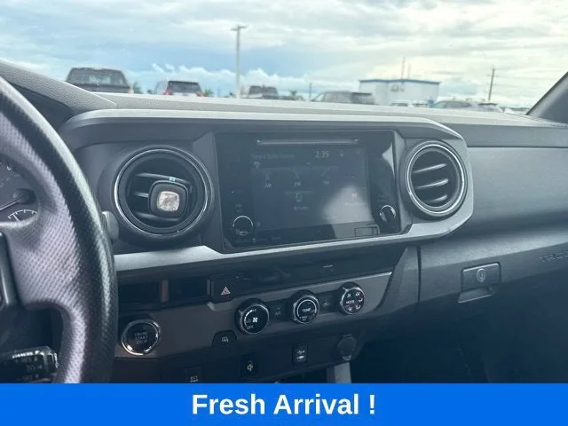 2017 Toyota Tacoma SR5 photo 6