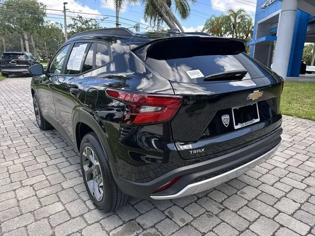 2024 Chevrolet Trax LT photo 33