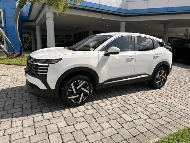2025 Nissan Kicks SV photo 21