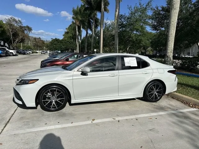 2024 Toyota Camry SE photo 17