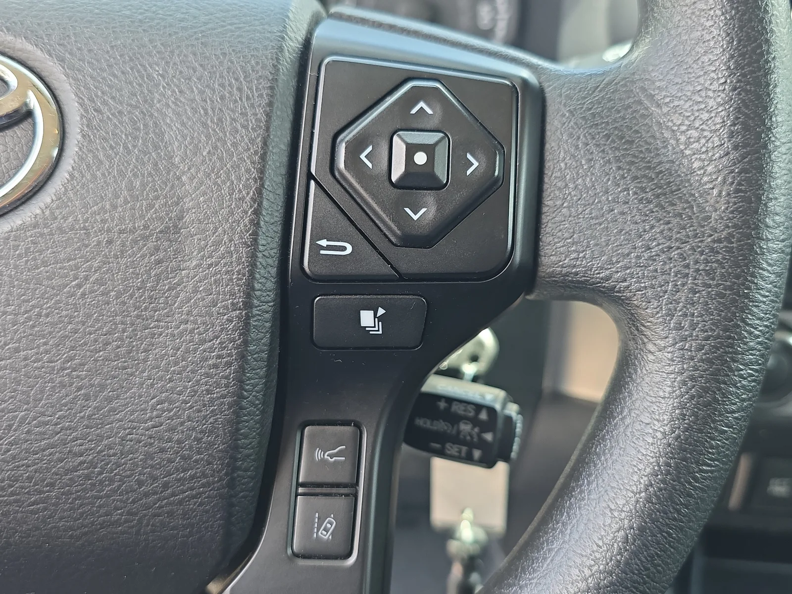 2021 Toyota Tacoma 4WD SR photo 27